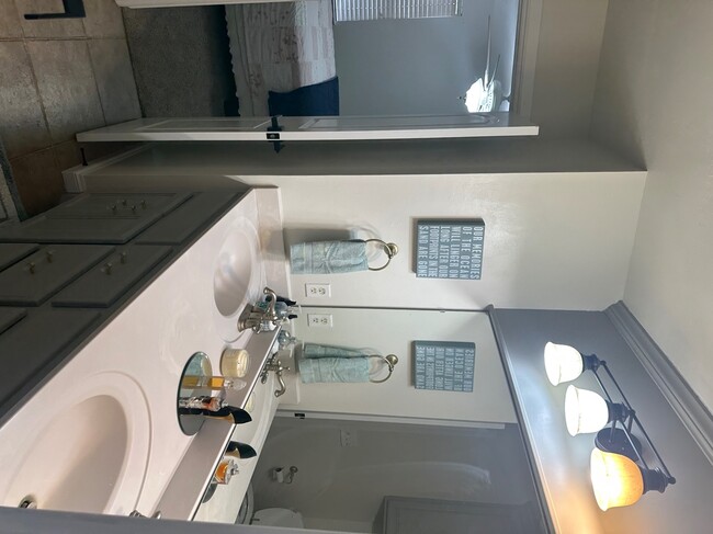 Building Photo - 18208 Auburn Meadows Dr