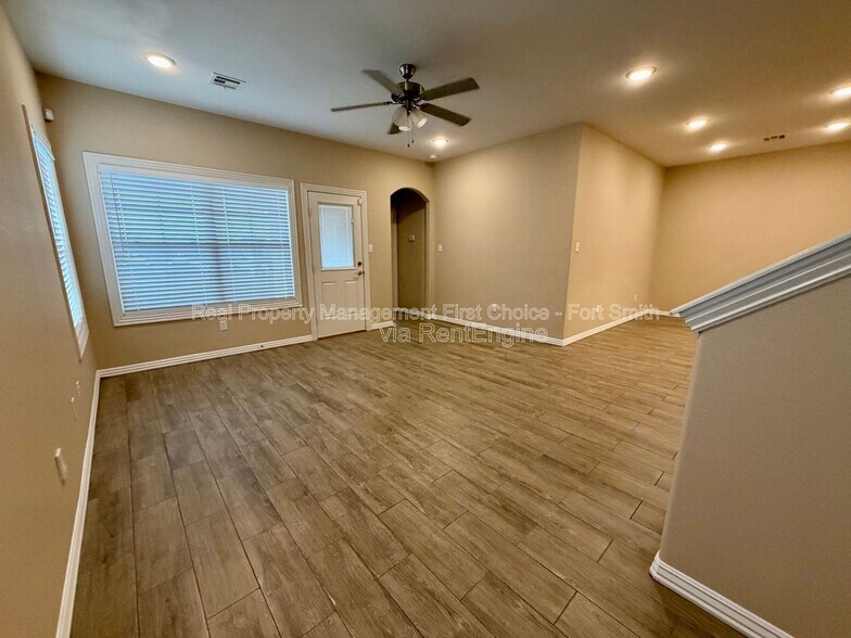 Building Photo - 6609 Leightyn Ln