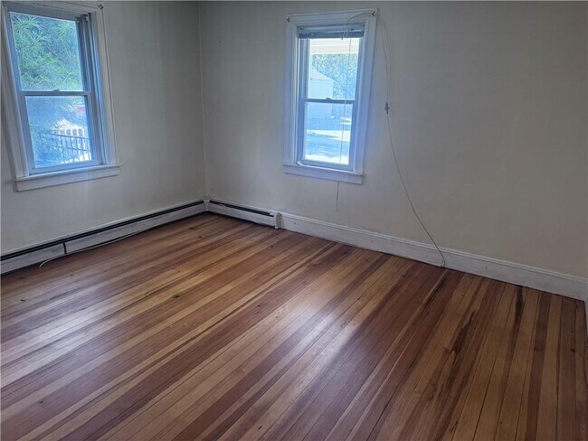 Building Photo - 53 Maple Ave