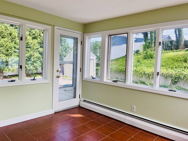 Building Photo - 181 Moss Hill Rd