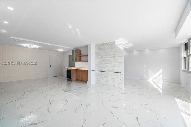 Building Photo - 4505 S Ocean Blvd