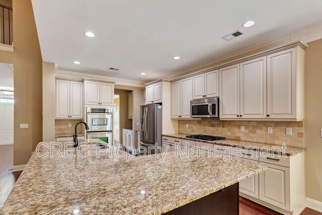 Building Photo - 258 Silver Cypress Cir