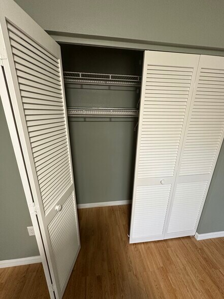 Closet 3rd bed - 18637 Lake Worth Blvd