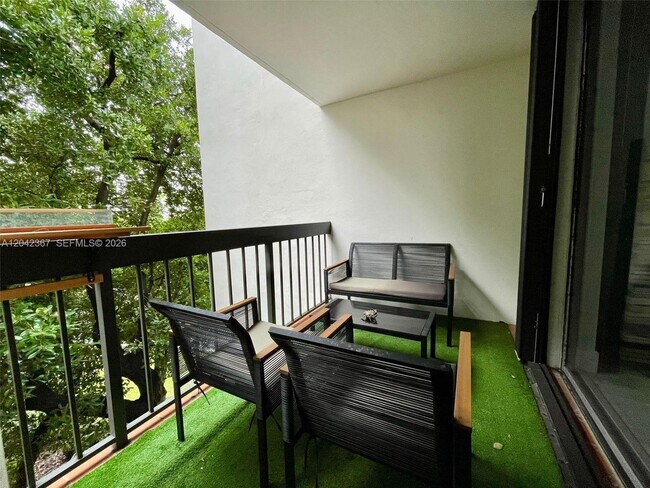 Building Photo - 2333 Brickell Ave