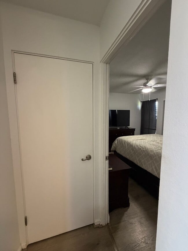 Building Photo - 2-Bedroom Condo in Central Waipahu Available February 2026