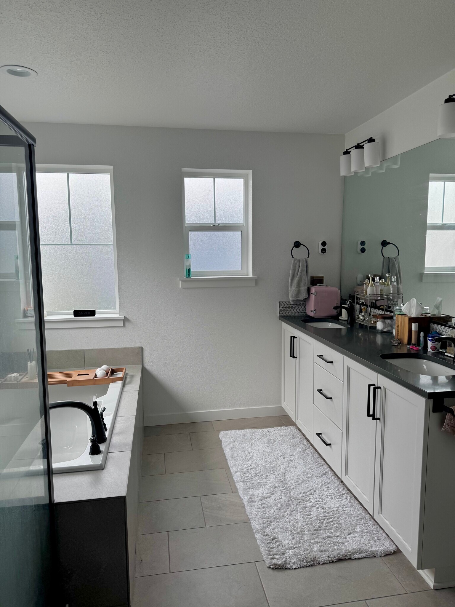 Master bathroom - 16187 SW Vance Ln