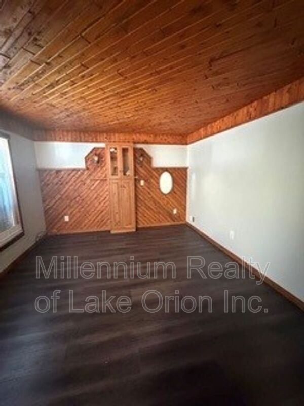 Building Photo - 844 Kettering Ave