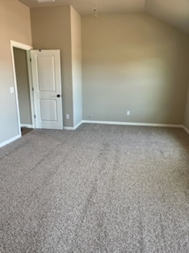 Building Photo - Beautiful New Home!