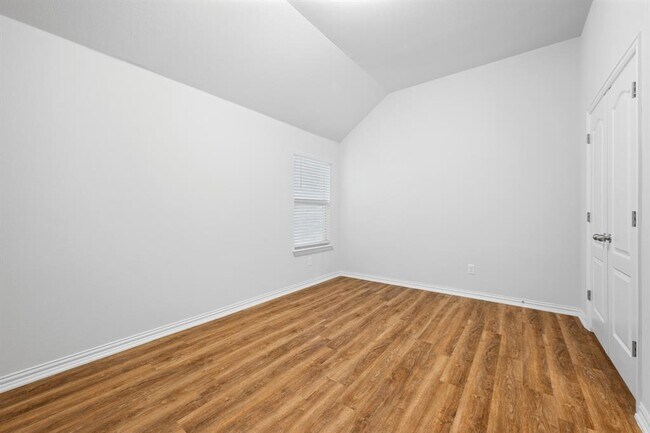 Building Photo - 117 Switch Bud Dr