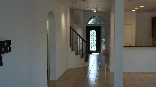 Building Photo - 7720 Mapleridge Dr