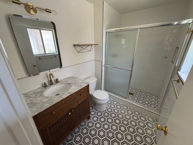 Building Photo - Livermore Single Story 3 BD / 2 BA, new pa...