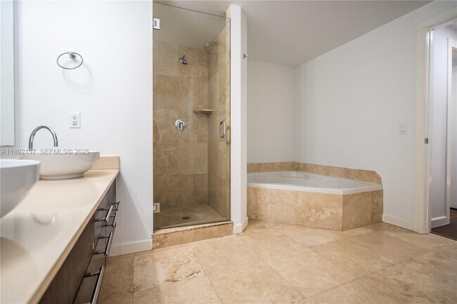 Building Photo - 300 Majorca Ave