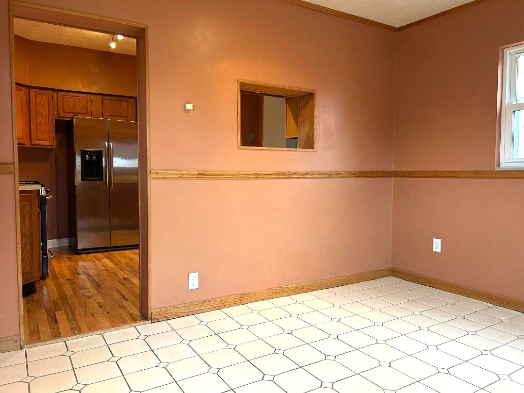 Building Photo - 1527 Orangewood Ave