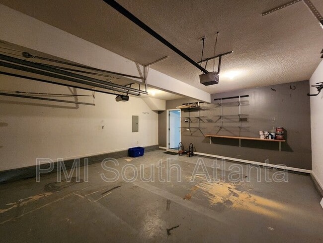 Building Photo - 2085 Winding Crossing Trail