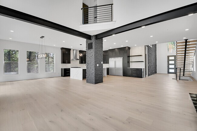 Building Photo - 28229 Juniper Dr
