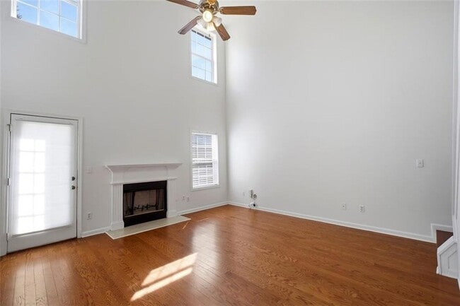 Building Photo - 6425 White Walnut Way