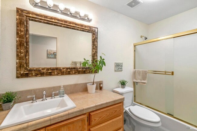 Building Photo - 3257 Vista Del Lago Way