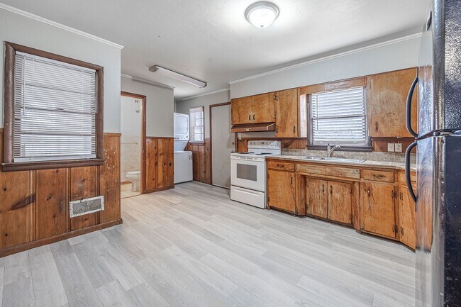 Building Photo - 1816 Greenwood-NOW PRE-LEASING!