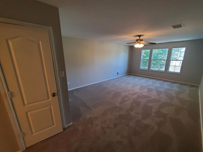 Building Photo - 2606 Sunview Lake