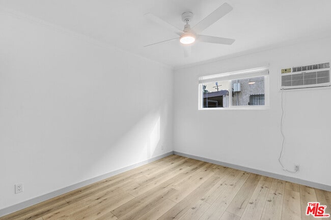 Building Photo - 4916 Hazeltine Ave