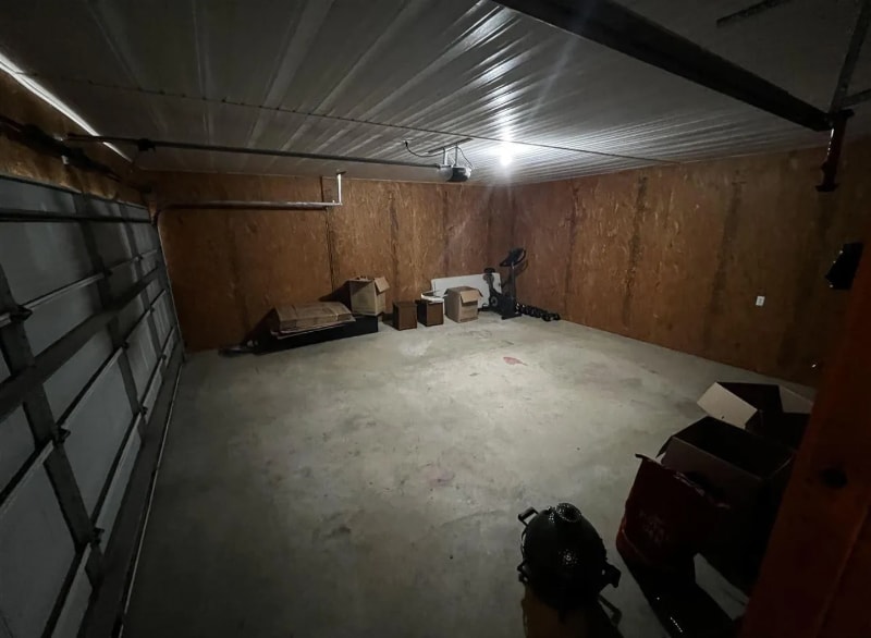 Building Photo - 225 Charger Ln