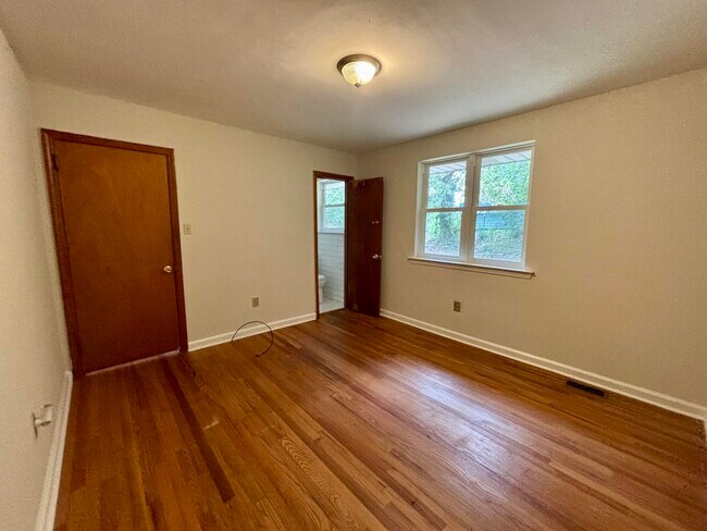 Building Photo - 1012 Georgia Ave