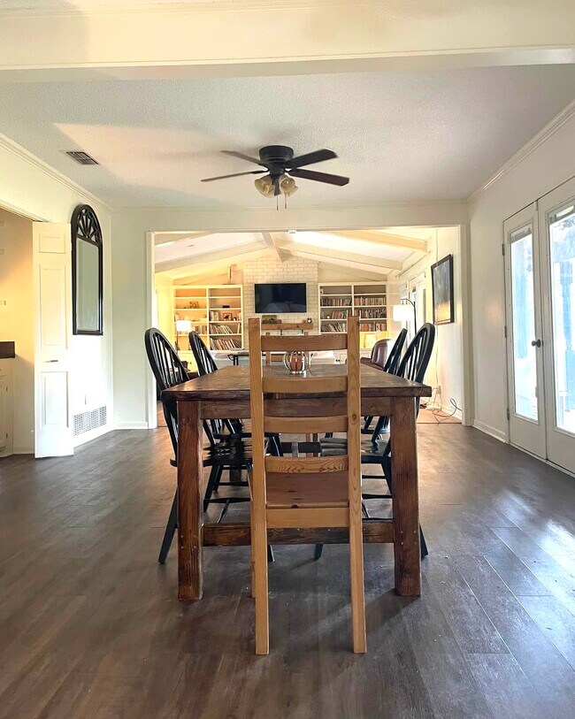 Building Photo - 960 First Monday Ln