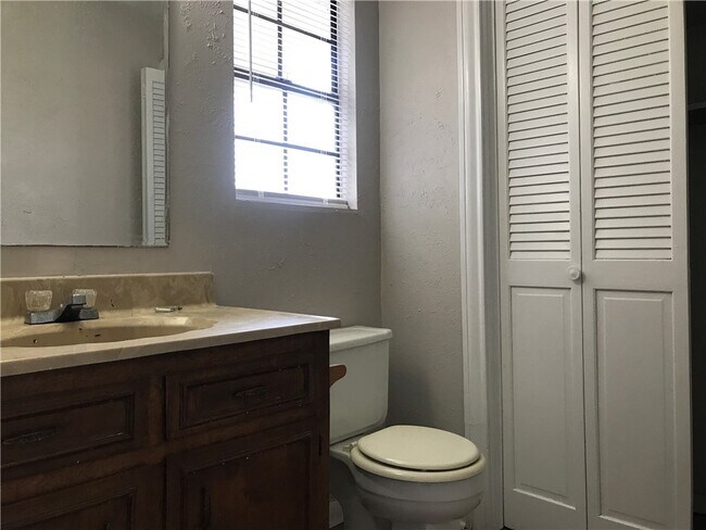Building Photo - 5217 Williams Dr