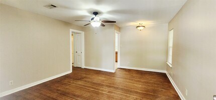 Building Photo - 222 Winding Way St