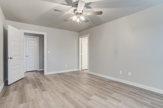 Building Photo - 13218 Sherman Ave