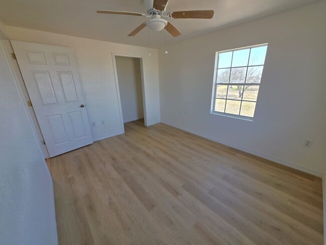 Building Photo - 405 Blue Water Blvd