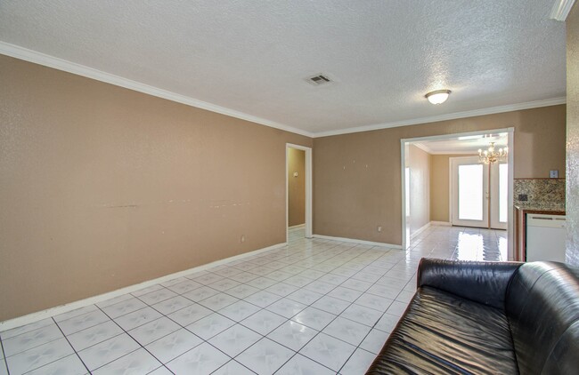 Building Photo - 2508 Grape Ln