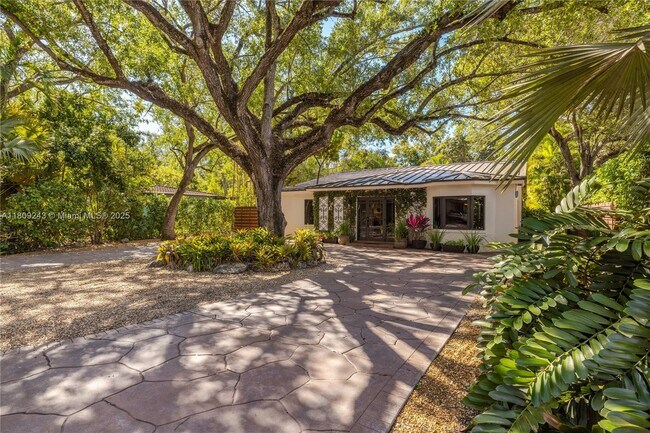 Building Photo - 6870 SW 77th Terrace