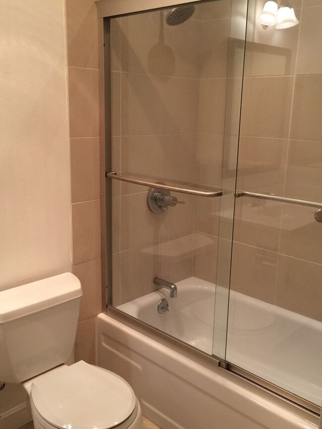 Building Photo - 2 Bedroom 2 Bath Downtown Walnut Creek