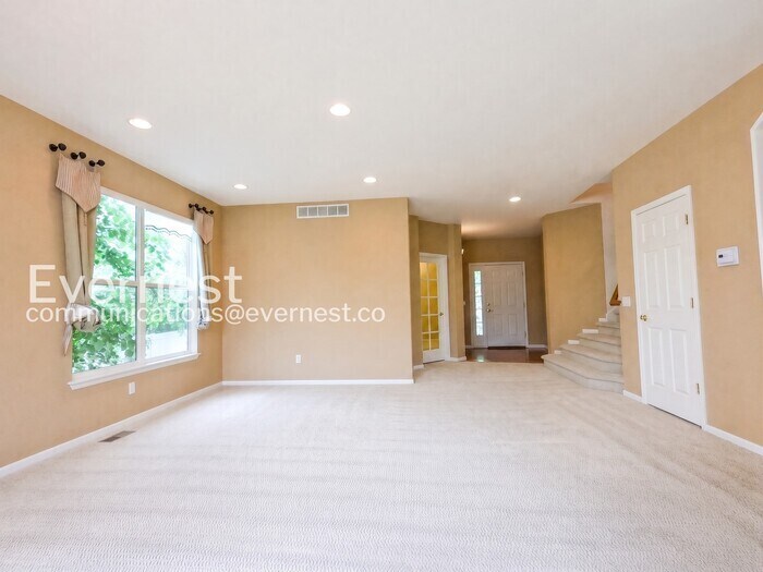 Building Photo - 6238 Westchase Rd