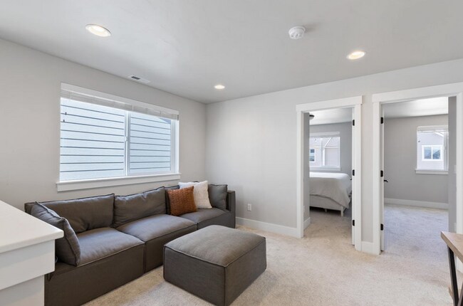 Building Photo - Beautiful 3-Bed Home in Petrosa with Resort-Style Amenities!