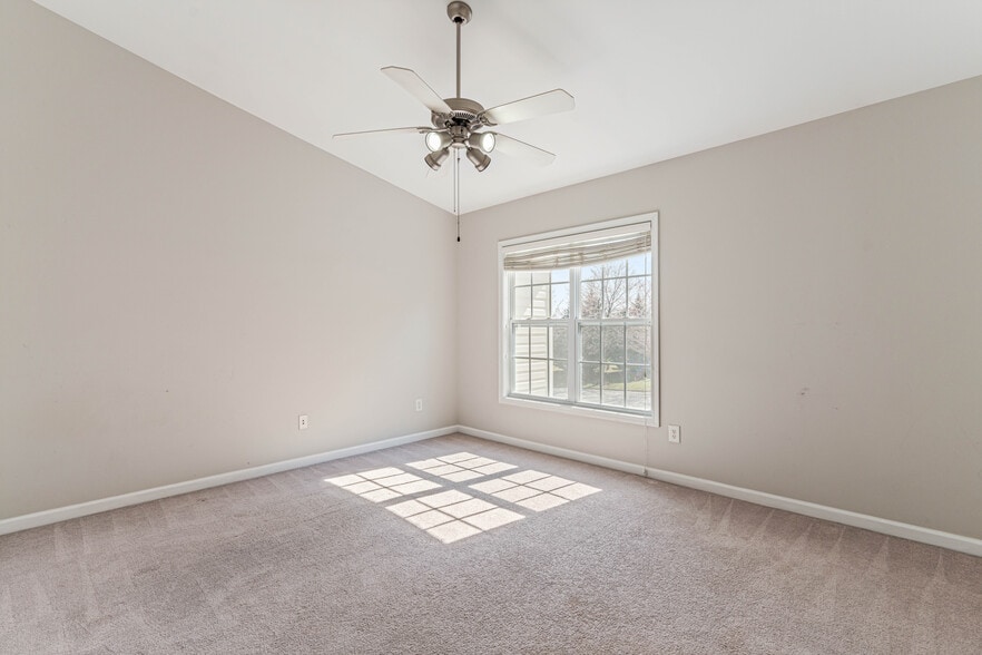 Building Photo - 2120 Piney Brook Rd