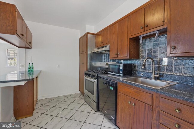 Building Photo - 4145 6th St S