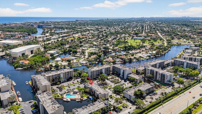Building Photo - 11 Royal Palm Way