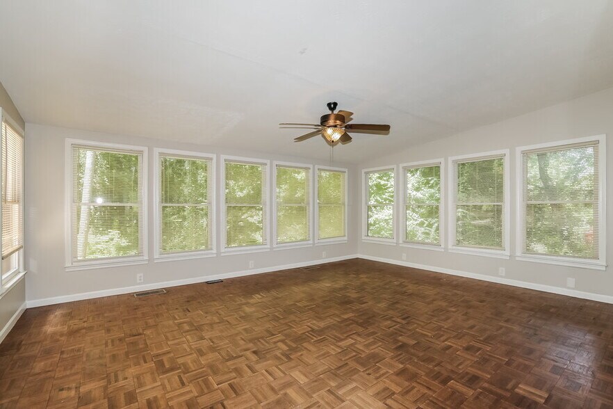 Building Photo - 4447 Casco Way NW
