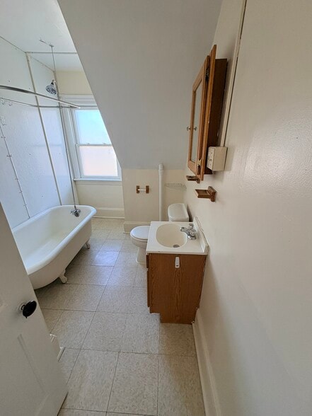 Building Photo - 55 Buell St