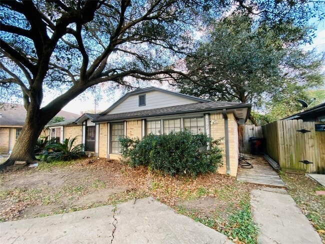 Building Photo - 5104 Beaverhill Dr