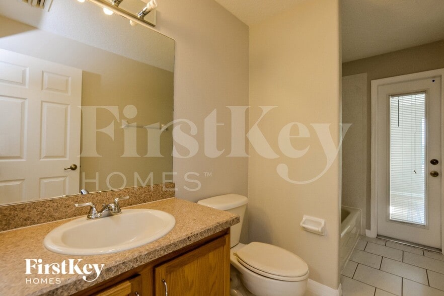 Building Photo - 13024 Baybrook Ln