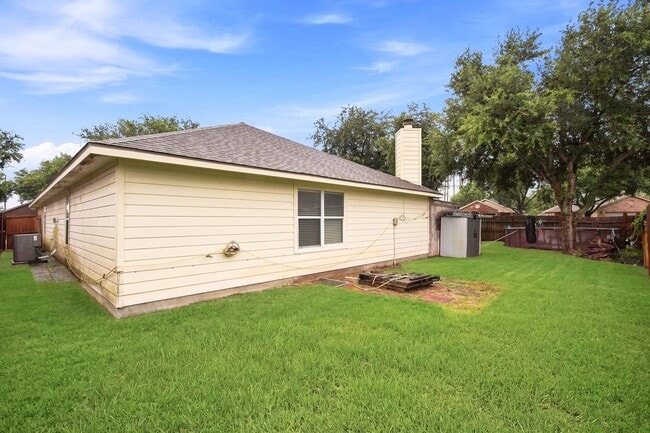 Building Photo - 111 Thunder Basin Dr