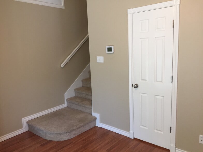 Building Photo - 14400 Montfort Dr