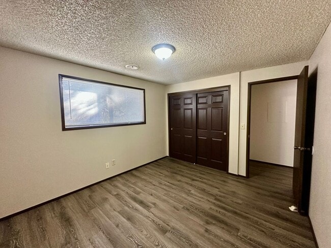 Building Photo - 2bdrm, 1 bath apartment in Moyina Heights. Water,sewer & garbage included