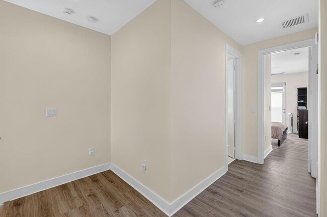 Building Photo - 6461 NW 103rd Psge