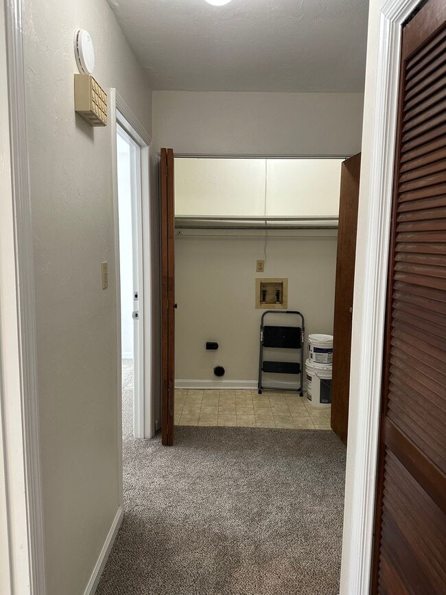 Building Photo - Spacious downstairs 2Bed/1 Bath in Killear...