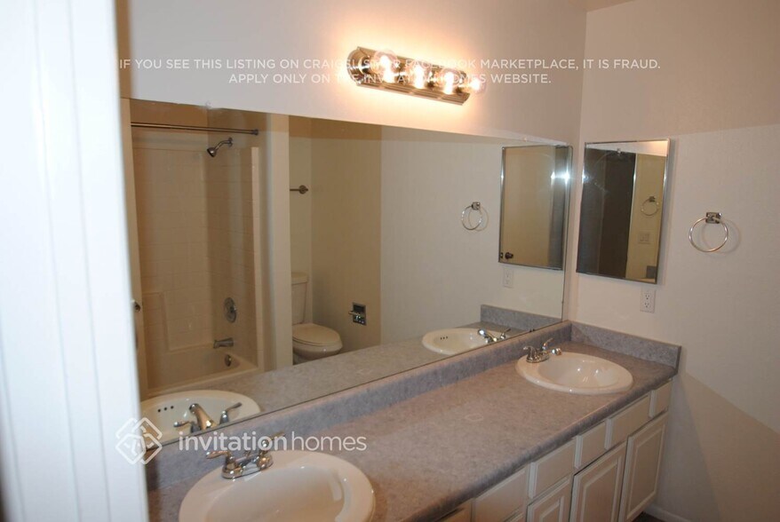 Building Photo - 5216 W Laurie Ln