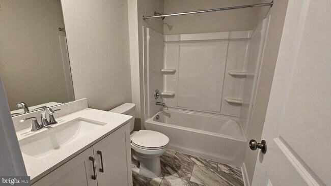 Building Photo - 253 Talucci Dr